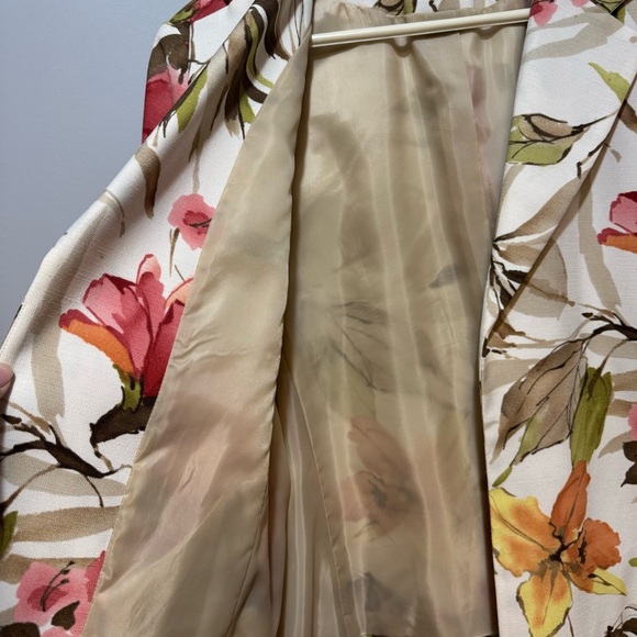 Alfred Dunner Floral Women's Jacket with 3/4 sleeves. Size 18P - Picture 6 of 7